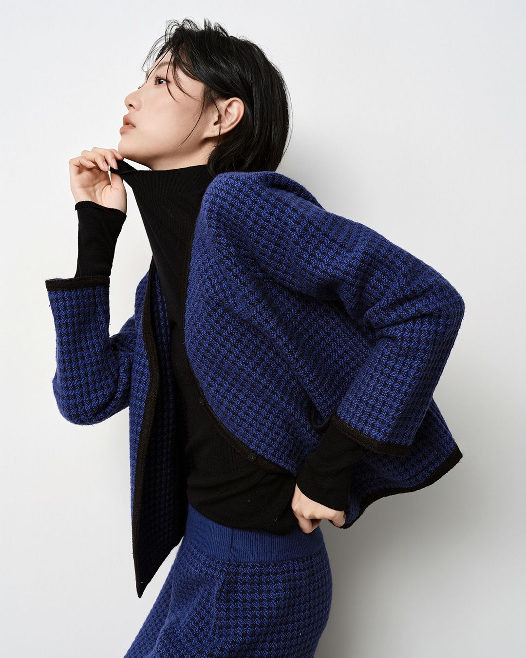 BOX CUT KNITTED COAT - ELECTRIC BLUE