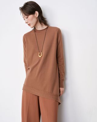GEOMETRIC CUT KNITTED TOP - MAPLE