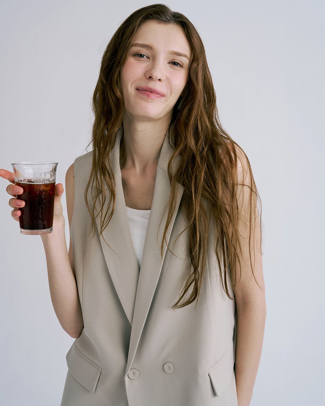 DOUBLE-BREASTED SLEEVELESS JACKET - CEMENT