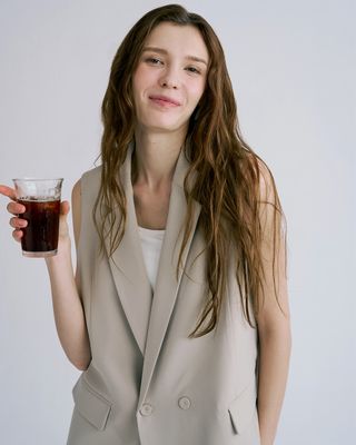 DOUBLE-BREASTED SLEEVELESS JACKET - CEMENT