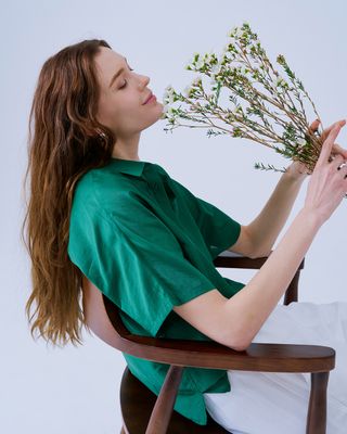 SILK-COTTON LAWN BLEND BAT SLEEVES SHIRT - EMERALD