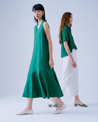 FLARE PANELLED A-LINE MAXI DRESS - EMERALD