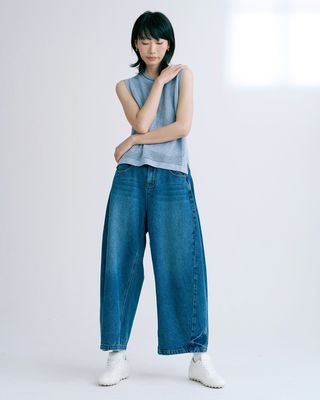 WASHED DENIM BARREL PANTS - DENIM