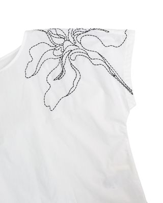 FLORAL EMBROIDERED BOXY TOP - EGGSEHLL / BLACK