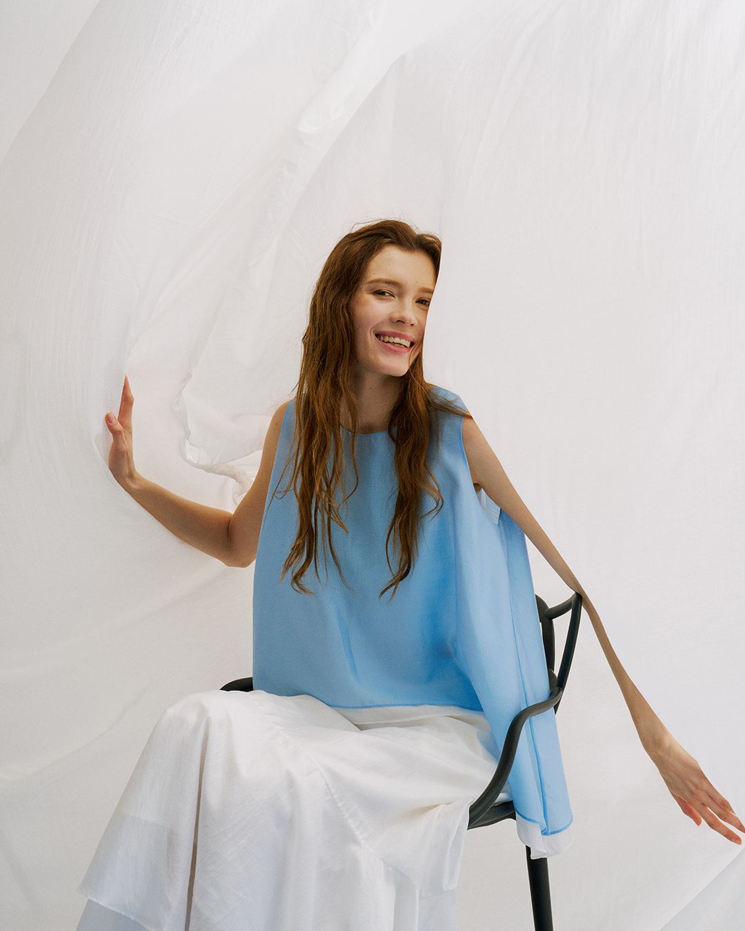 ASYMMETRIC HEM VEST - SKY / EGGSHELL