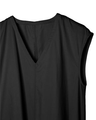 V-NECK SLEEVELESS DRESS - BLACK