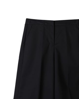 COTTON NYLON SPANDEX BERMUDA SHORTS - BLACK