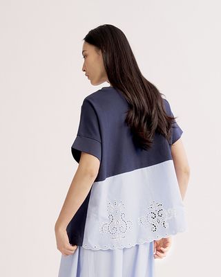 MIXED-FABRIC EMBROIDERY DETAILED BOXY TOP - NAVY/SKY STRIPE