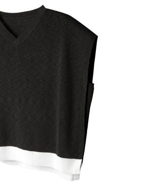 COLOR-BLOCK-V-NECK SWEATER VEST - BLACK/EGGSHELL