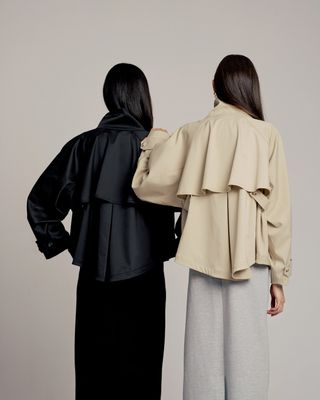 FRONT-ZIP BATWING TRENCH JACKET - BLACK