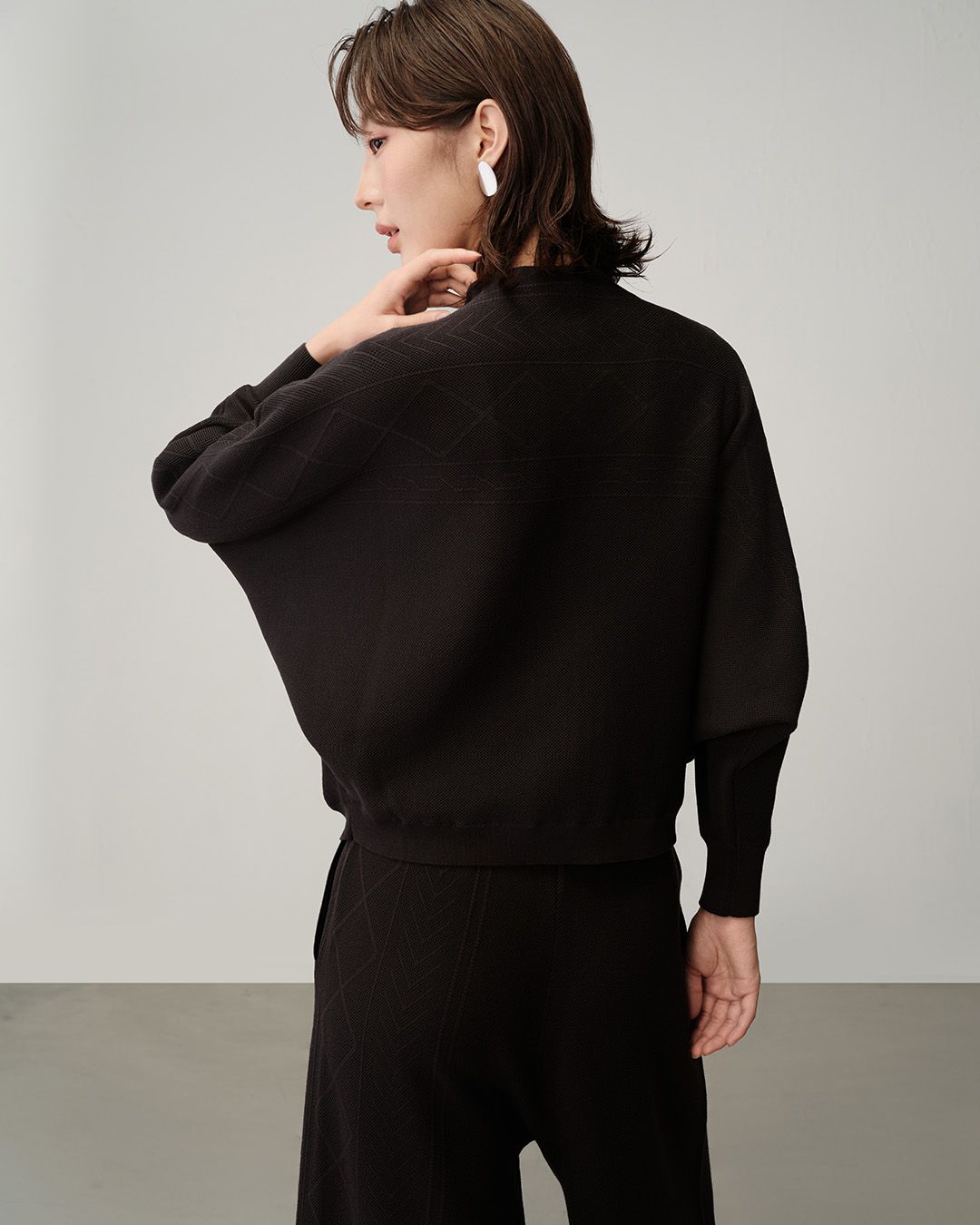 MIXED-CABLE PATTERN BATWING ZIP KNIT CARDIGAN -DARK GREY