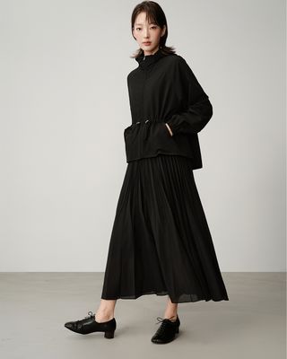 LIGHT WEIGHT DRAWSTRING JACKET - BLACK