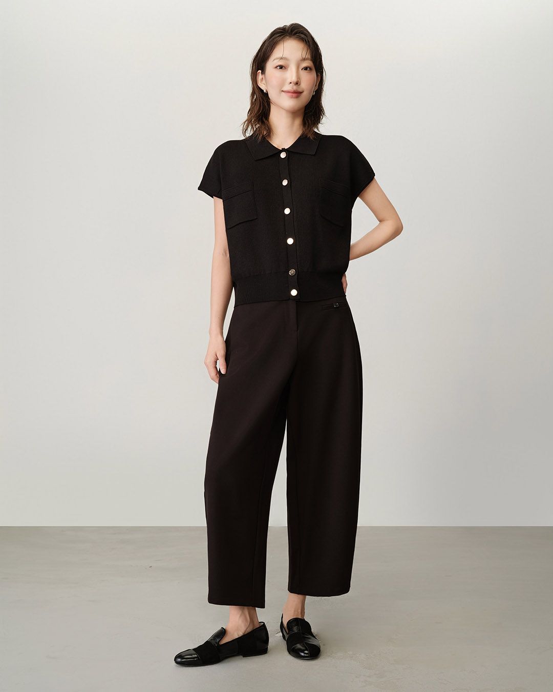 CAP SLEEVES KNITTED TOP - BLACK (GOLD BUTTON)