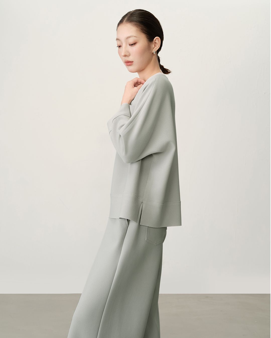 CONTRAST STICHING TOP - MINT/ EGGSHELL