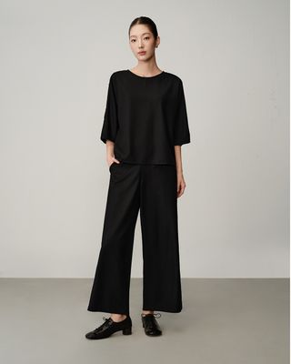 BUTTON-SLIT BATWING BLOUSE - BLACK