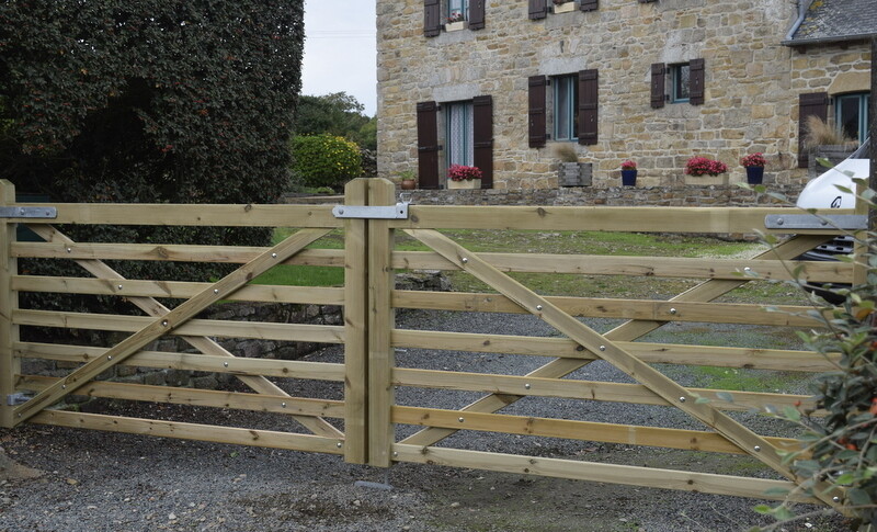 &quot;Midsummer&quot; English gate, seven bars