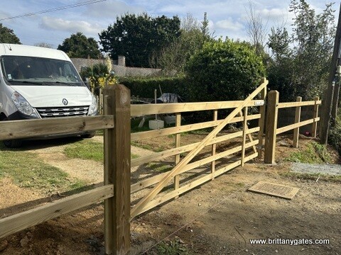 &quot;Midsummer&quot; raised helve, five-bar gate