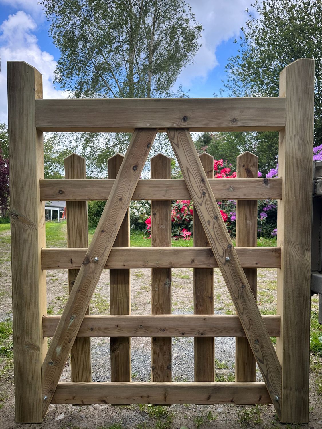 &quot;Midsummer&quot; keeper gate 900