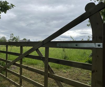 Raised and Curved Helve Gates