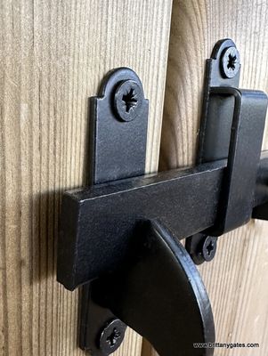 Suffolk latch, gothic-style, black