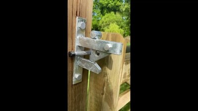 Self-catching latch, black
