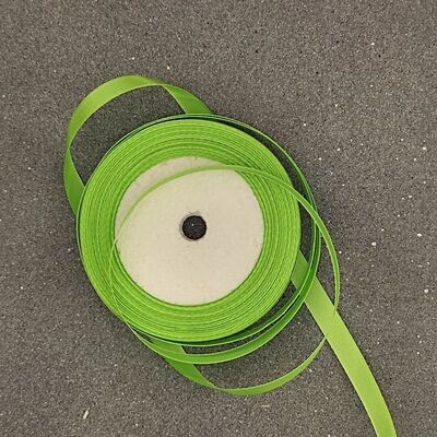 Зеленая атласная лента 10 мм