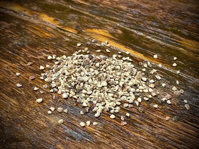 Peppercorn Black 1/2 Cracked