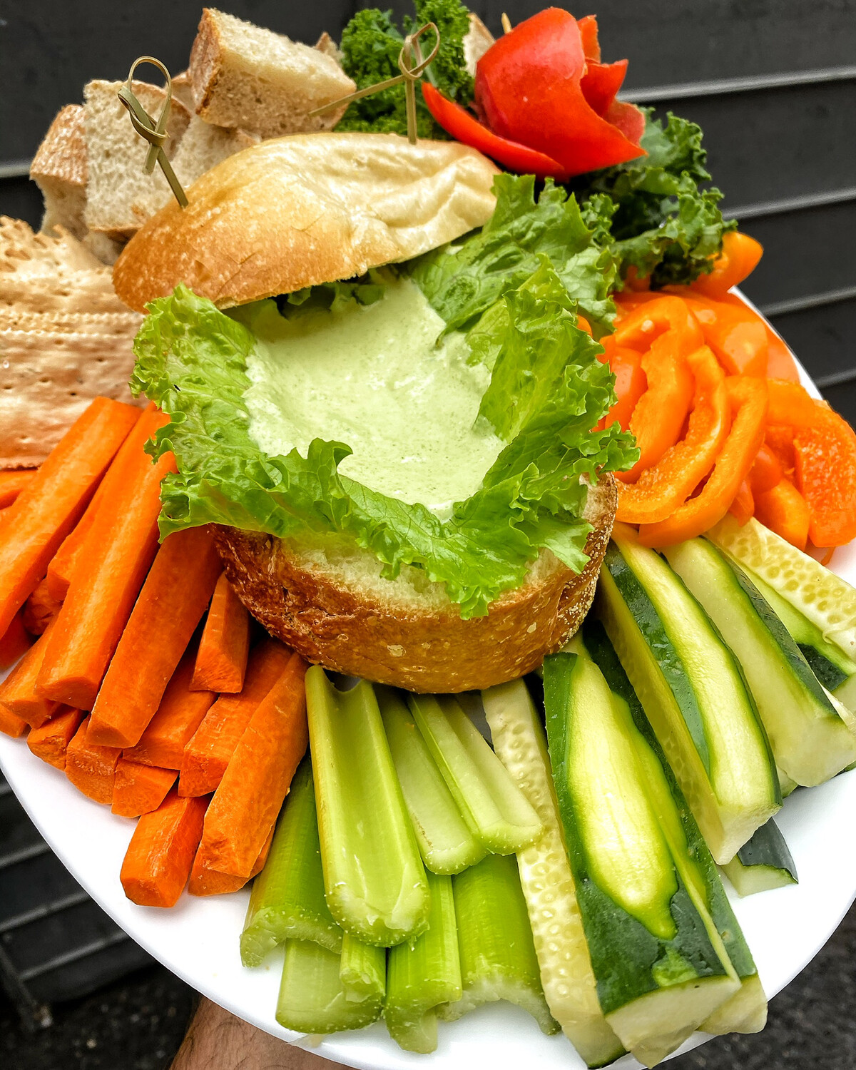 Spinach Dip with Vegetable Crudités 
