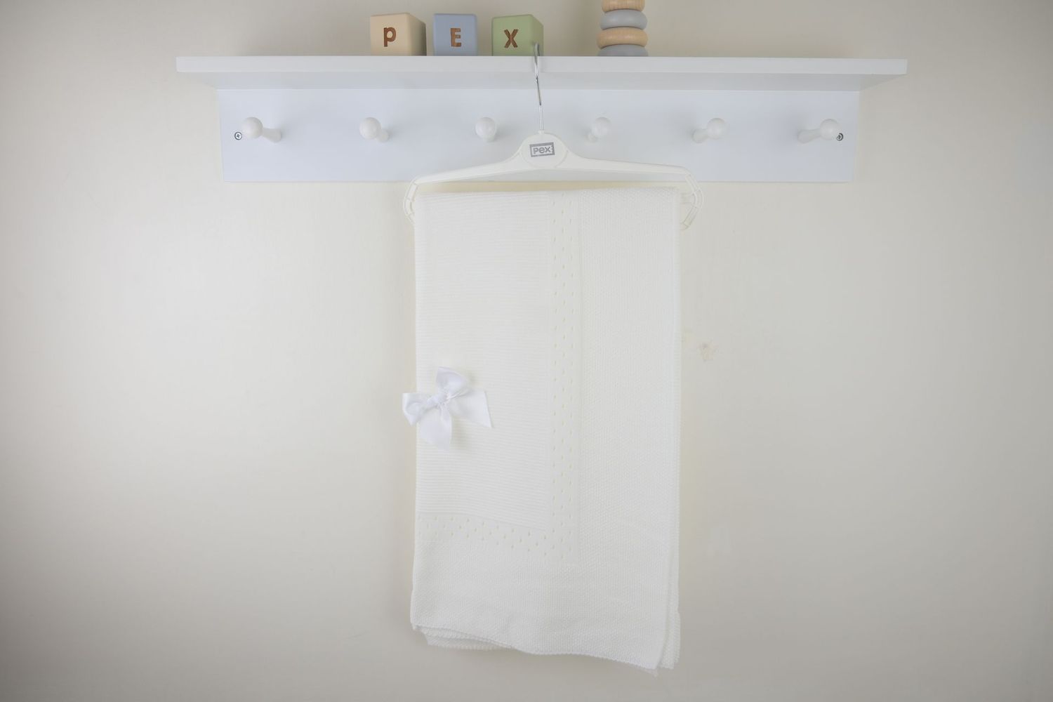 PEX 'DANIELLE' WHITE KNIT SHAWL PEX045