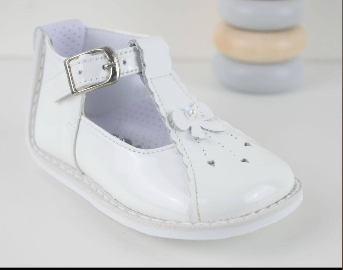 PEX 'BIANCA' WHITE PATENT BOW SHOE B8669W