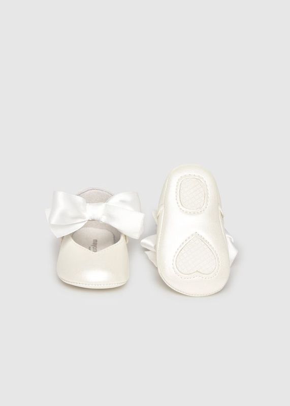 MAYORAL PEARLISED WHITE BIG SATIN BOW PRAM SHOES MAY9090I
