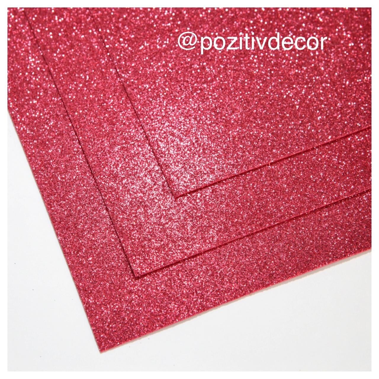 Фоамиран глиттерный - толщина 1,5 мм , размер листа 60/70 см.
Цвет - малиново-красный