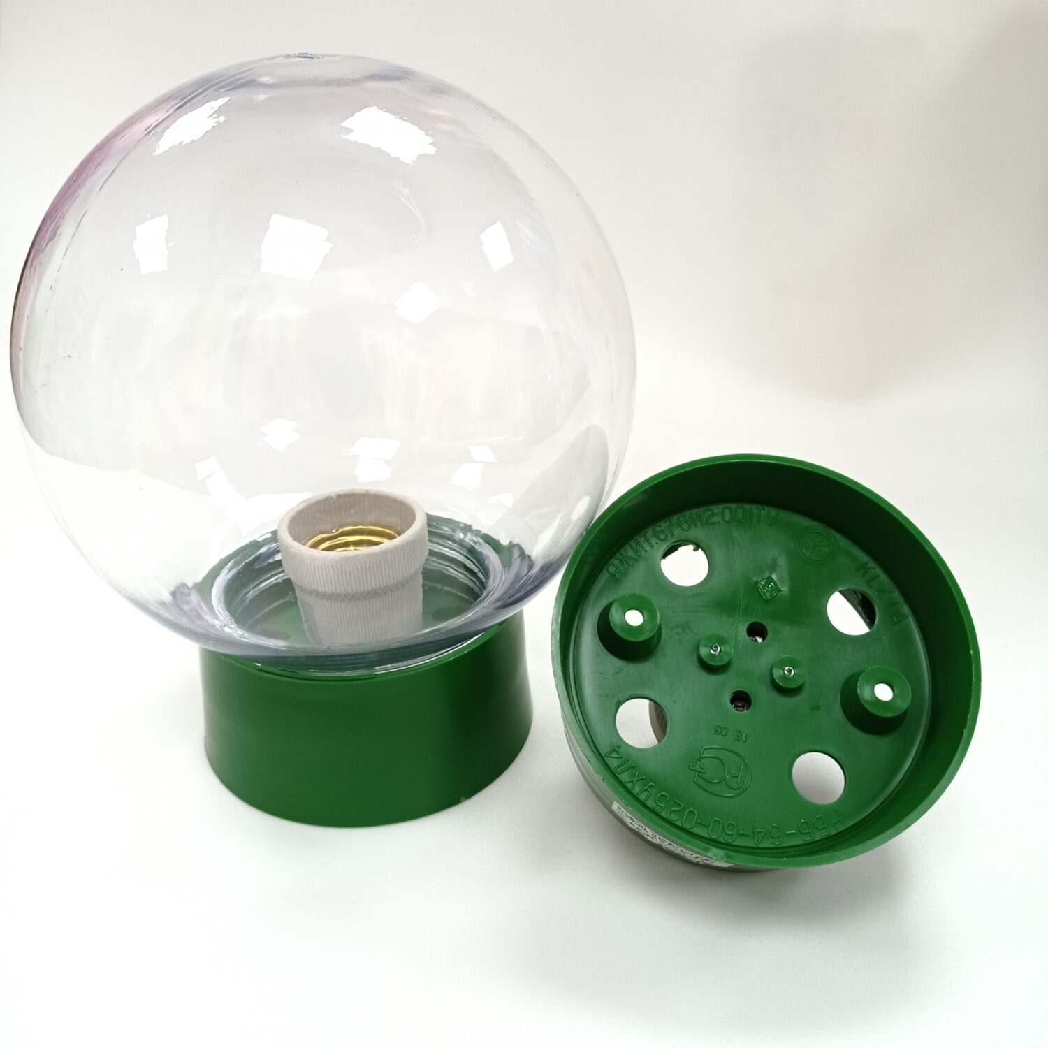 Плафон прозрачный (ударопрочный пластик) диаметр 15 см с ЗЕЛЁНЫМ основанием, цоколь Е27