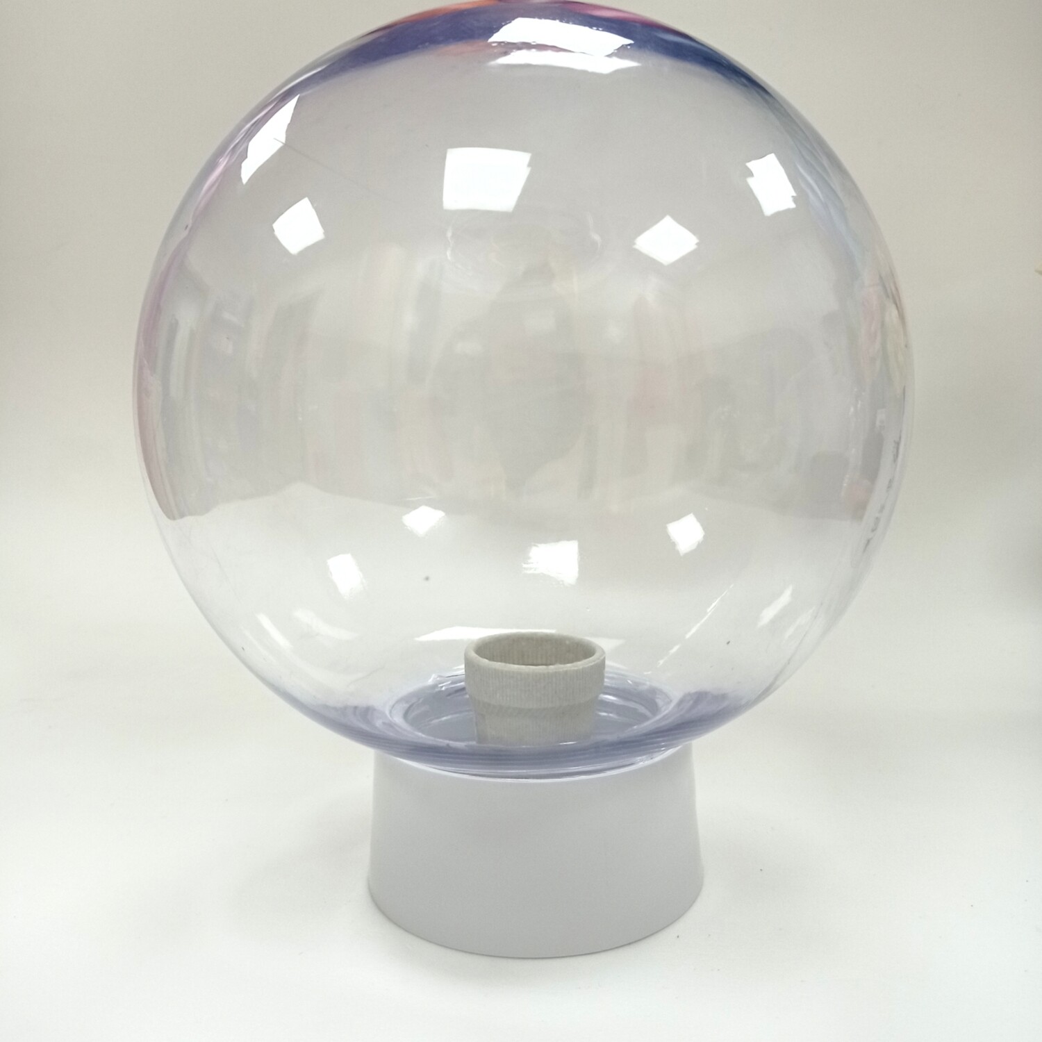 Плафон прозрачный (ударопрочный пластик) диаметр 20 см с БЕЛЫМ основанием, цоколь Е27