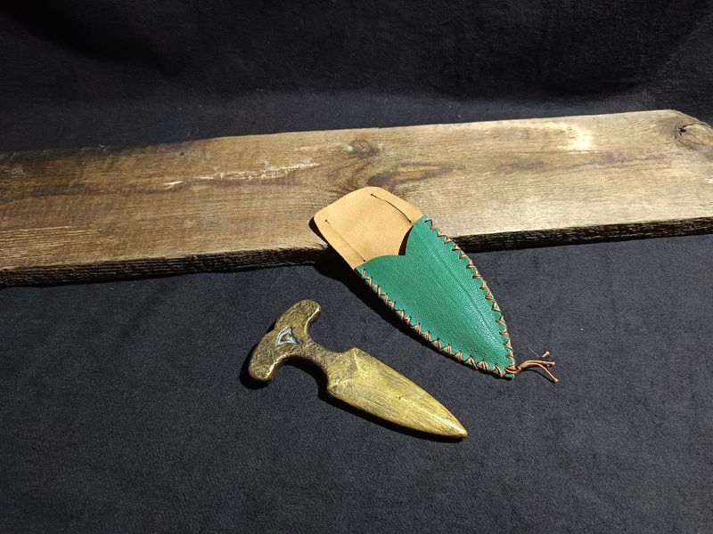 Stoßmesser  mit Lederscheide