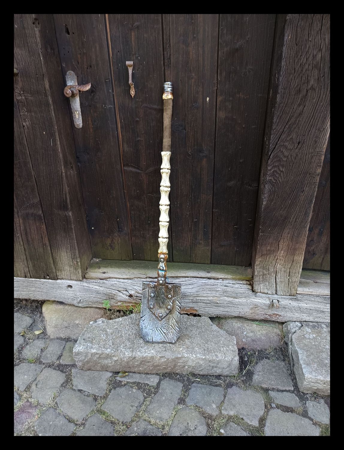 Knochenspaten des Totengräbers