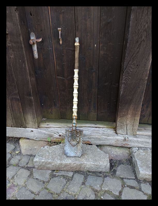 Knochenspaten des Totengräbers
