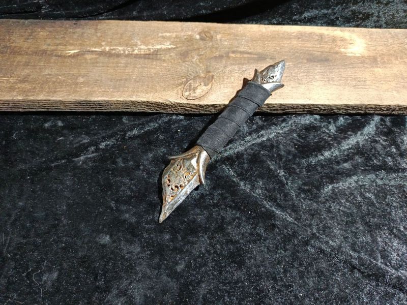 Zerbrochener rostiger Dämmerstich Zerbrochener rostiger Dämmerstich