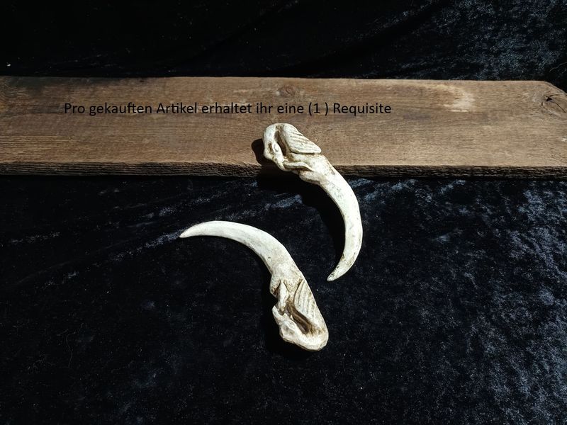 Verziertes Karambit (Knochen Optik) Verziertes Karambit (Knochen Optik)