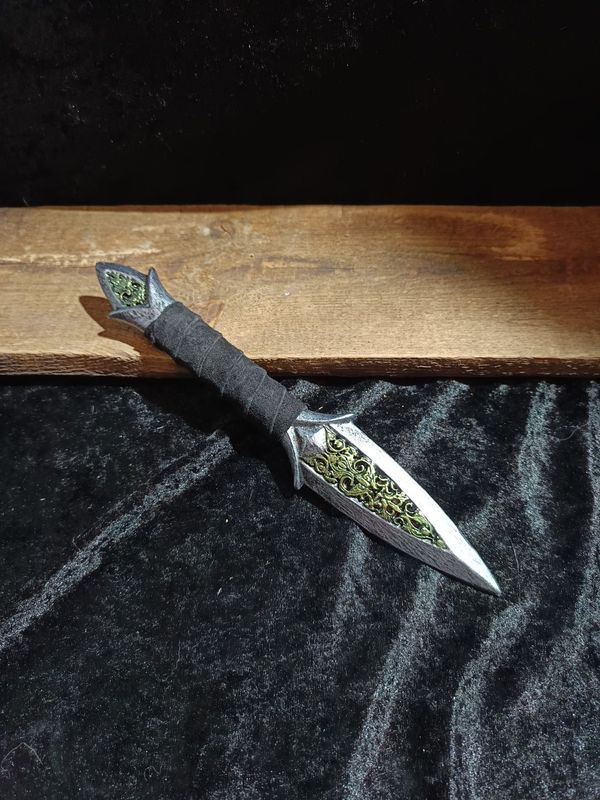 Dämmerstich ( Grünes Ornament) Dämmerstich ( Grünes Ornament)