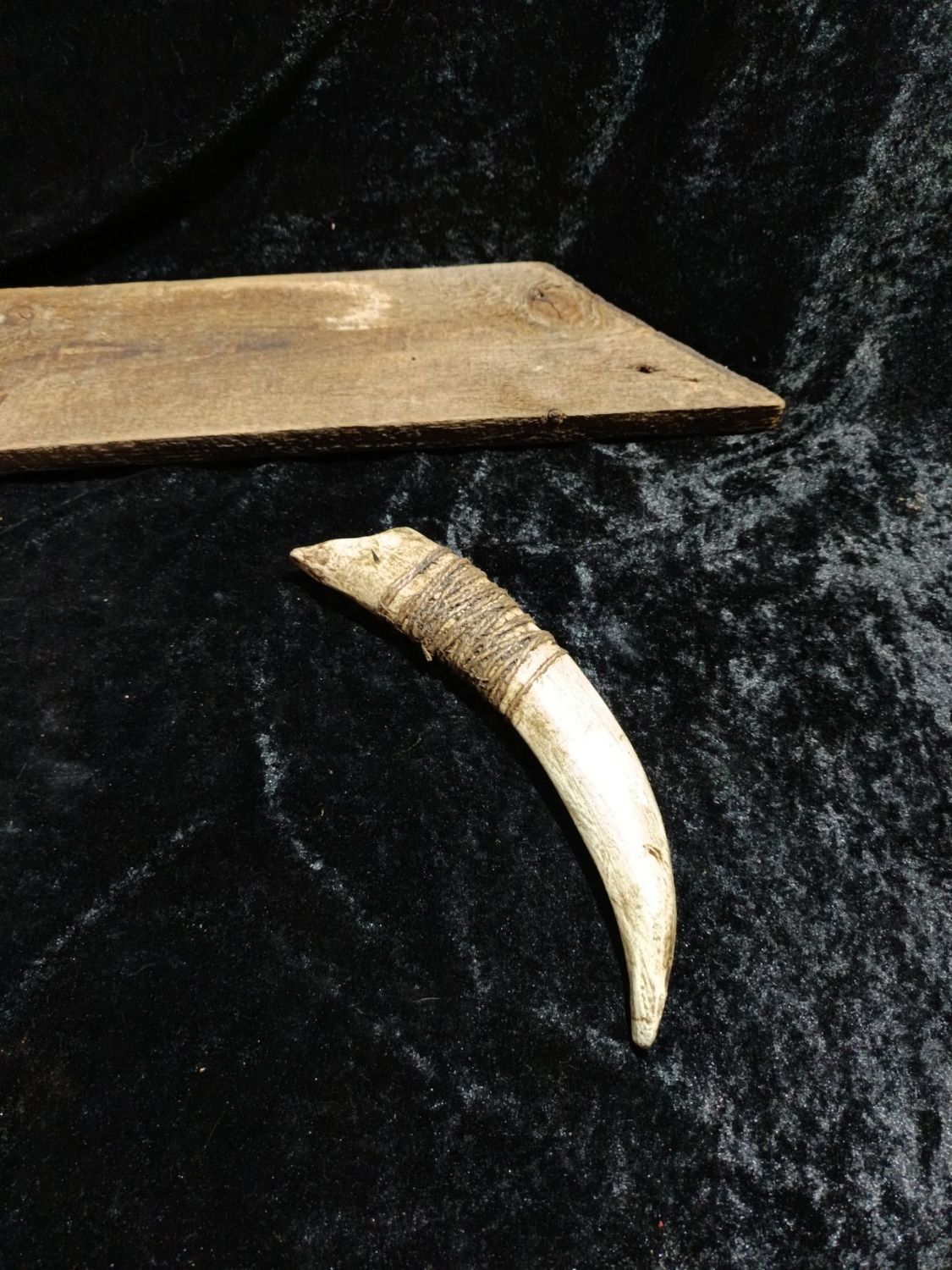 Umwickelter Knochenpflock