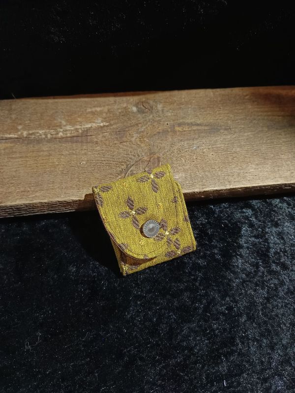 Nadeletui mit 3 Nadeln