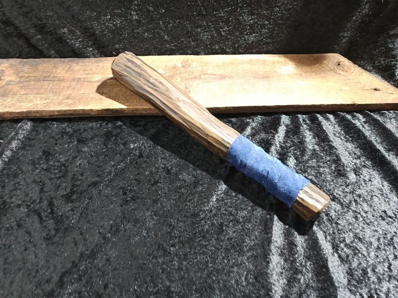 Einfacher Knüppel (Blaue Lederwicklung)