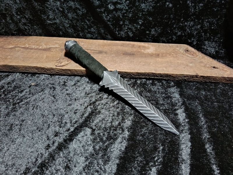 Kriegsmesser der Finsterwacht Kriegsmesser der Finsterwacht