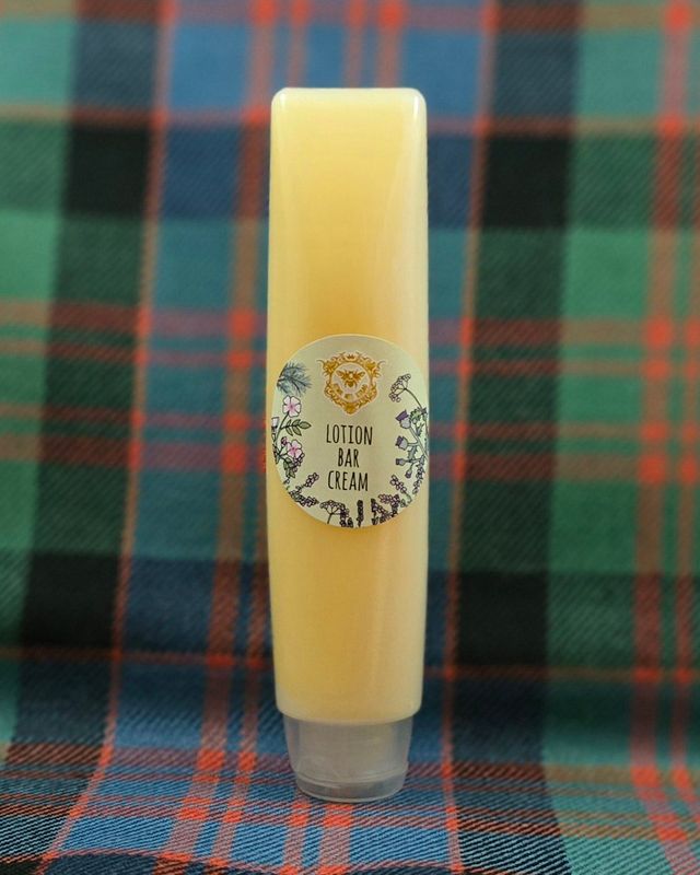 Perfect for Eczema, Prickly Heat (Hives), Sunburn, Cuts and Grazes, Burns (superficial), as a primer under makeup or just as a moisturizer.

Ideal as a cleansing shampoo (does not lather) for babies and toddlers with cradle cap. Simply apply, massage into the scalp for a few mins. Rinse off and pat the area dry. Non sting product even on broken skin.

Acts as a barrier and stops any further infection/bacteria getting under the skin by suffocating it.

Allowing the skin to breathe and the healing process to start from inside the dermal layer.