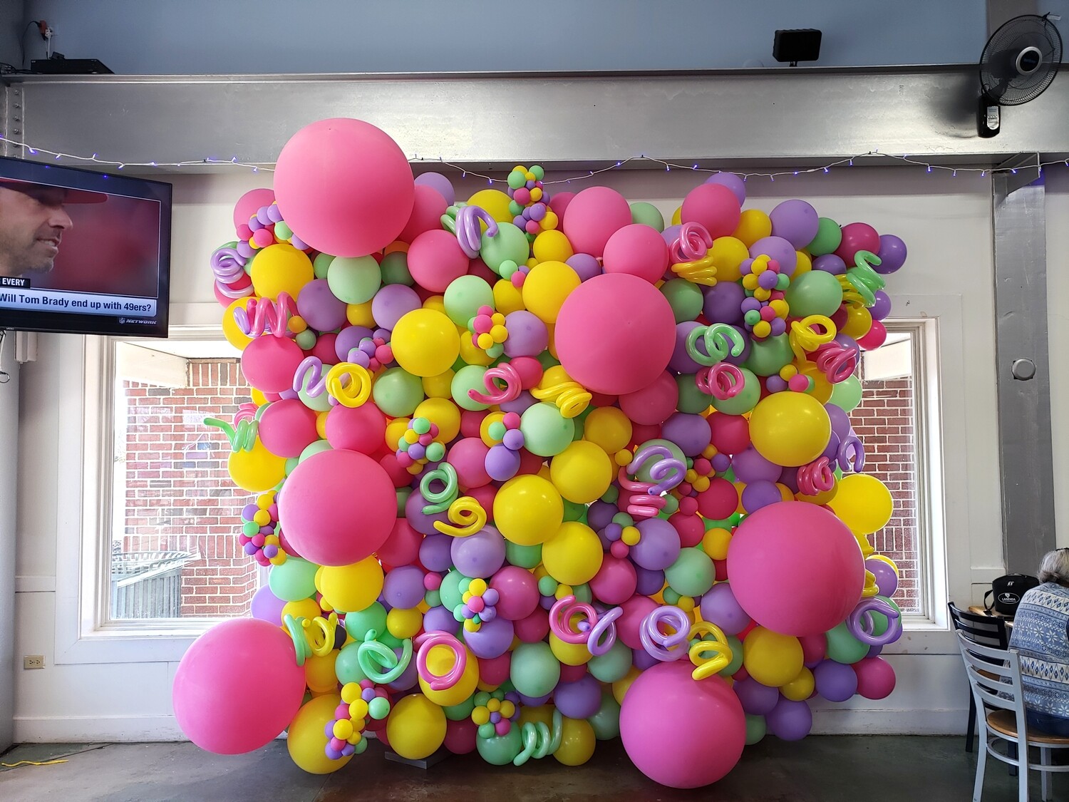 Balloon walls, organic indoors (varying sized bubbles)