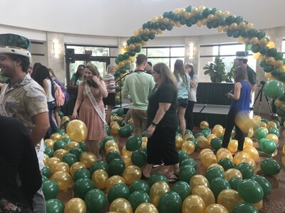 Homecoming Balloon drop & arch (indoors)