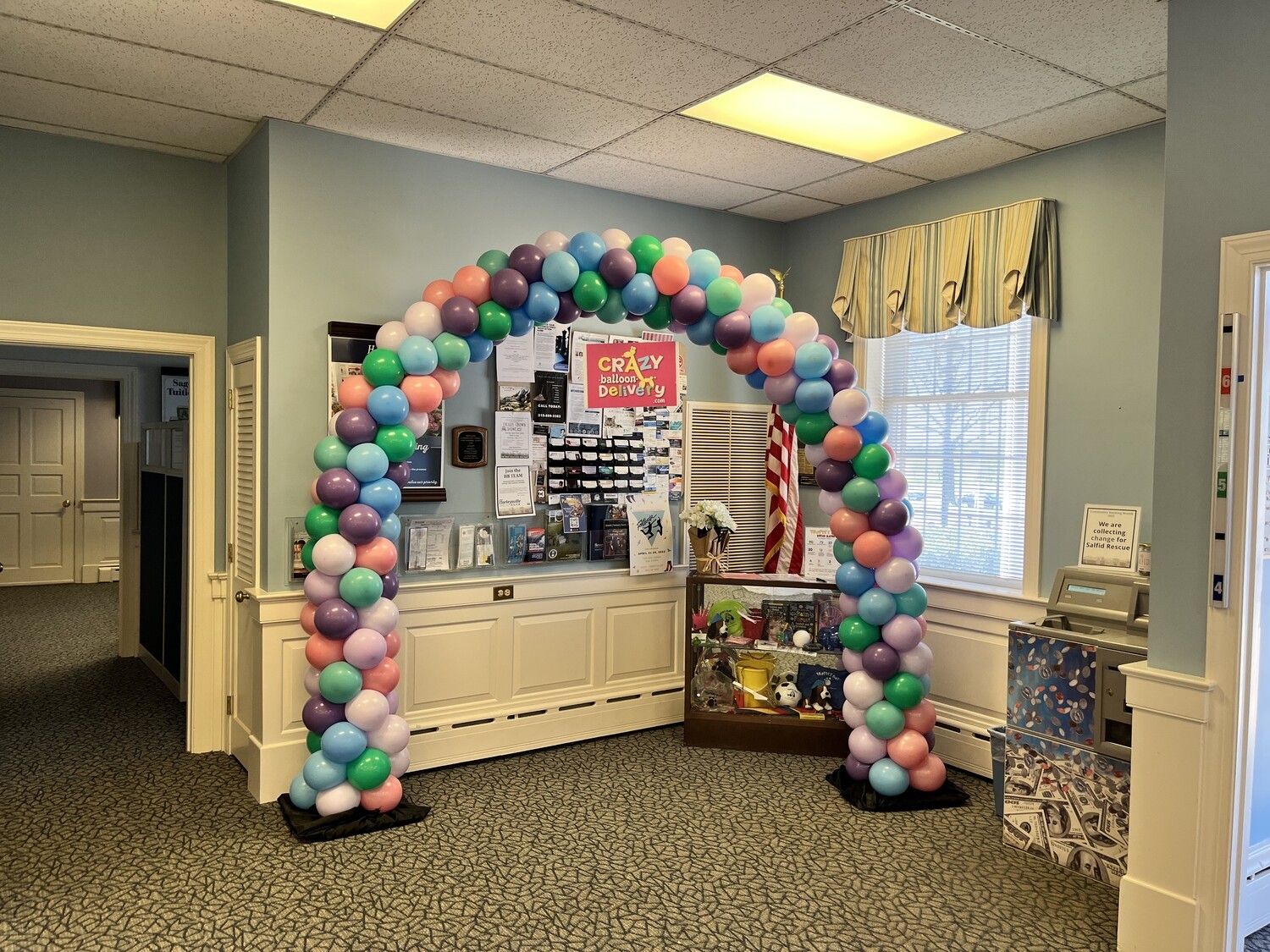 Traditional (even bubble) arch, confetti pattern artist choice of colors