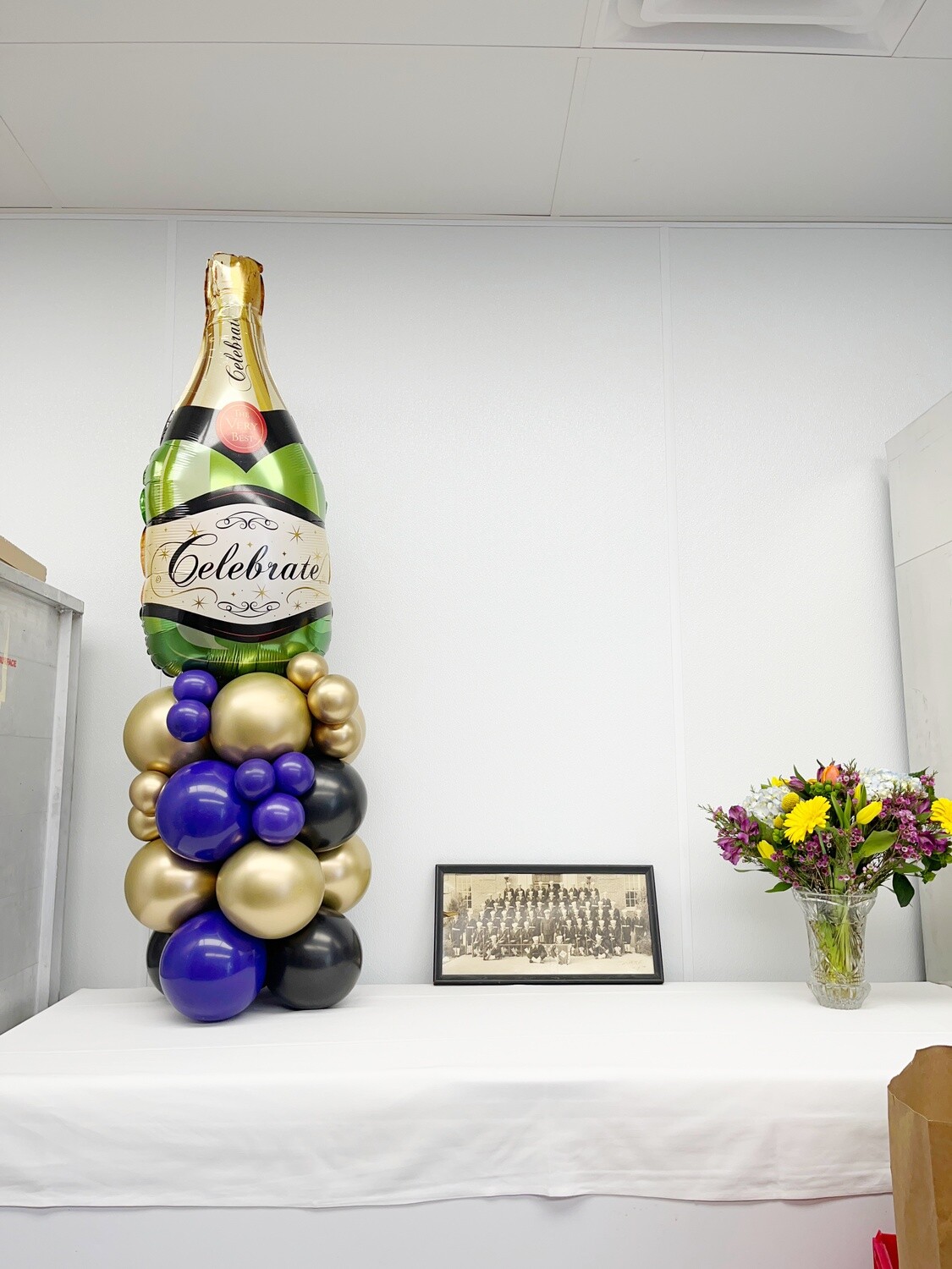 Champagne organic balloon column (indoors)