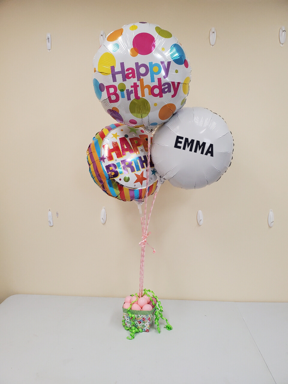 Happy Birthday White Backgrounds Balloon Bouquet, helium free (for indoors)